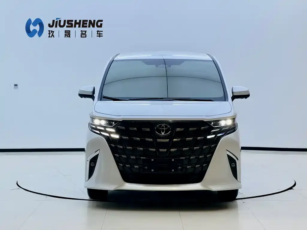Toyota Alphard — фото 2