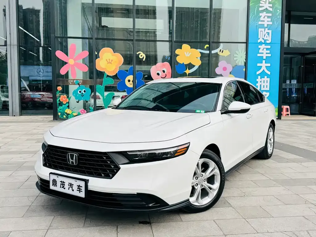 Honda Accord — фото 1