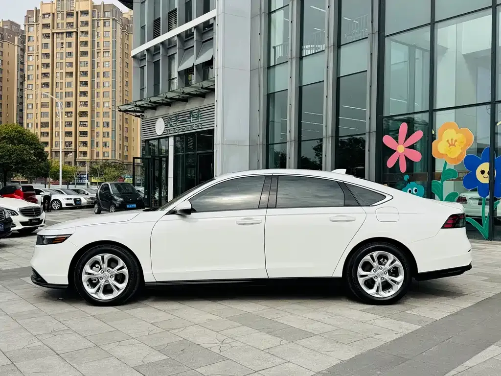 Honda Accord — фото 3