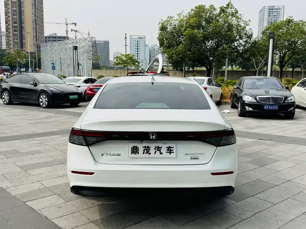 Honda Accord — фото 4