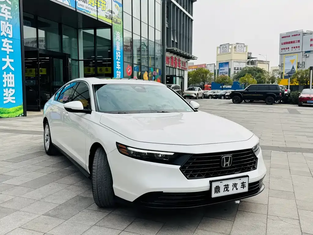 Honda Accord — фото 8