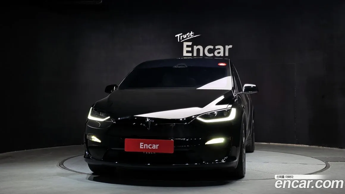 Tesla Model X — фото 9