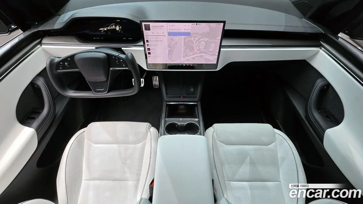Tesla Model X — фото 7