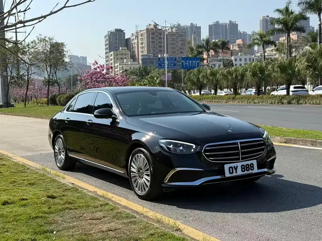 Mercedes-Benz E-Class — фото 5