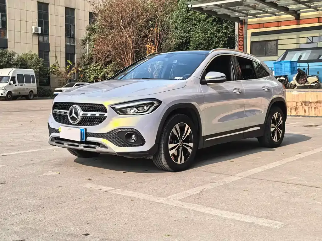 Mercedes-Benz GLA — фото 1