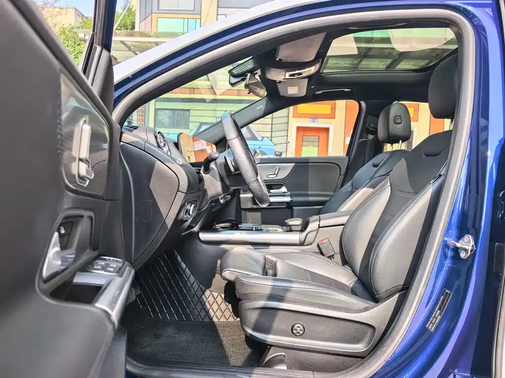 Mercedes-Benz GLA — фото 6