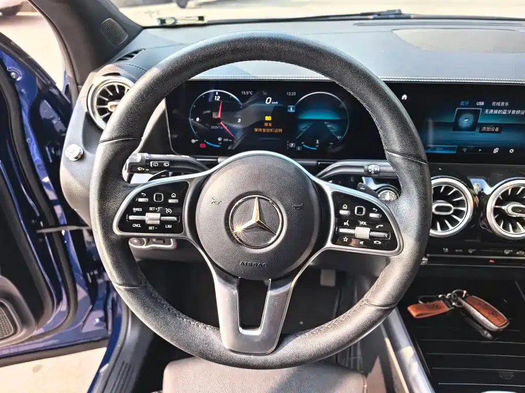 Mercedes-Benz GLA — фото 8