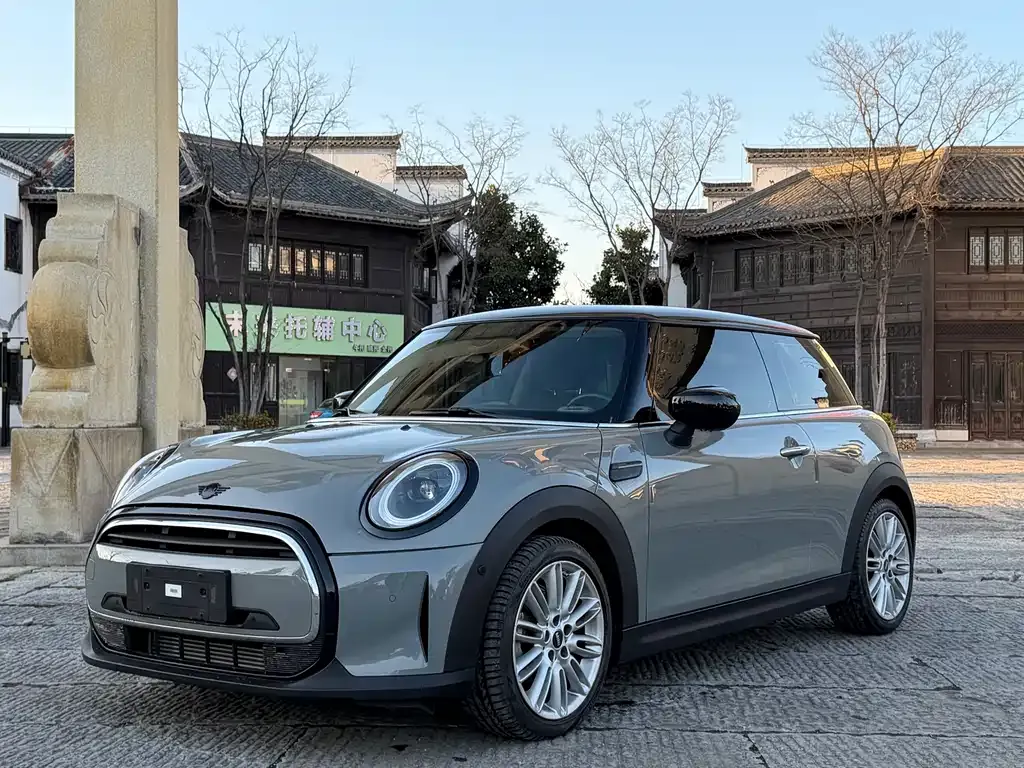MINI Cooper (3-door) — фото 1