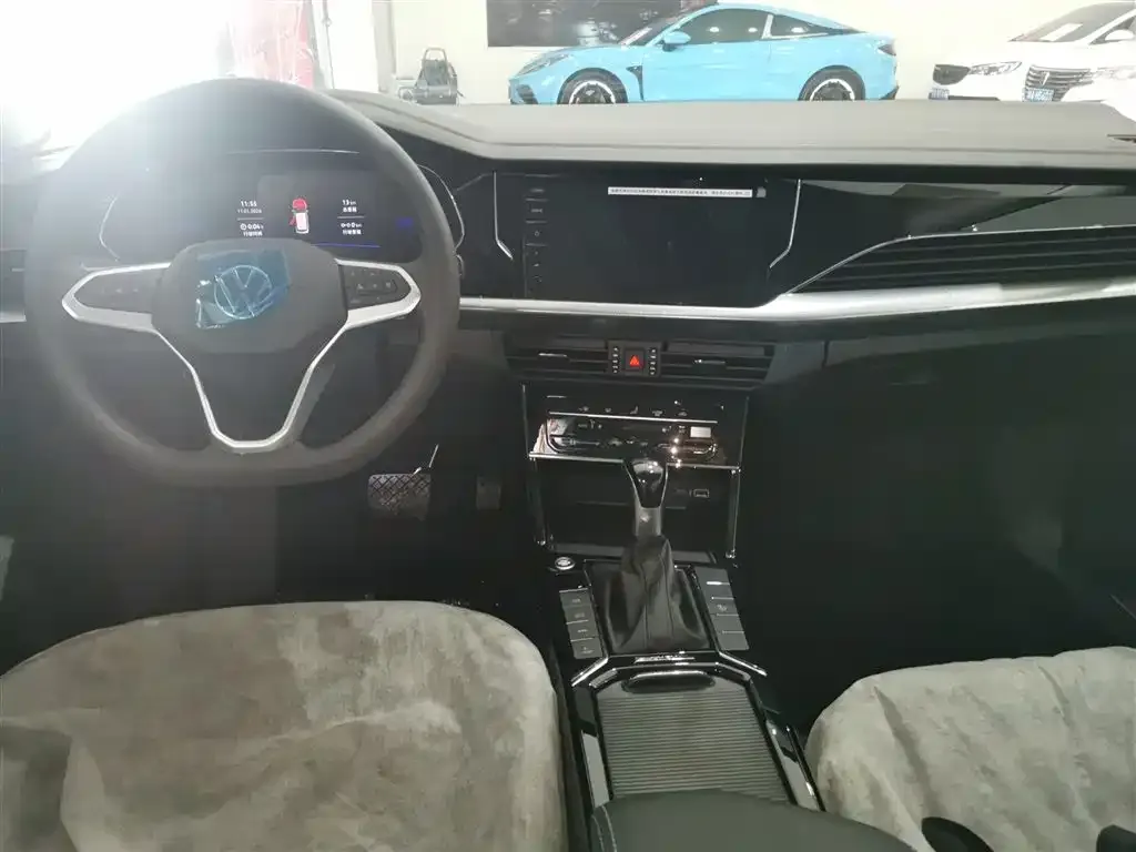 Volkswagen Passat New Energy — фото 4