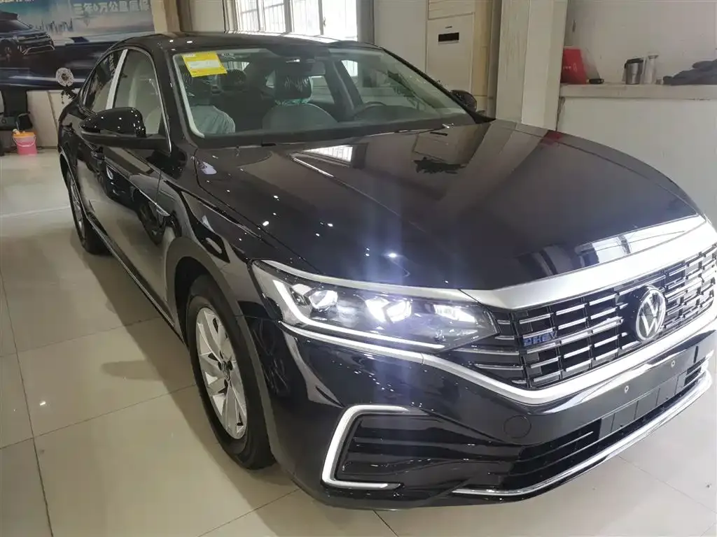 Volkswagen Passat New Energy — фото 10