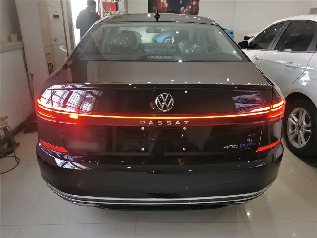 Volkswagen Passat New Energy — фото 9