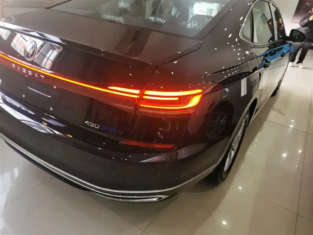 Volkswagen Passat New Energy — фото 8