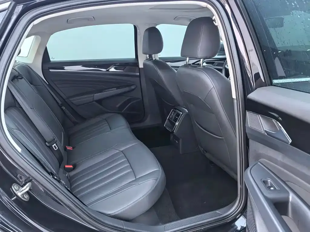 Volkswagen Passat — фото 5