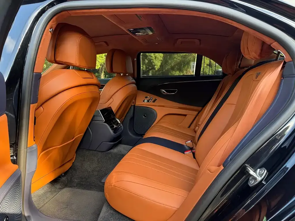 Bentley Flying Spur — фото 7