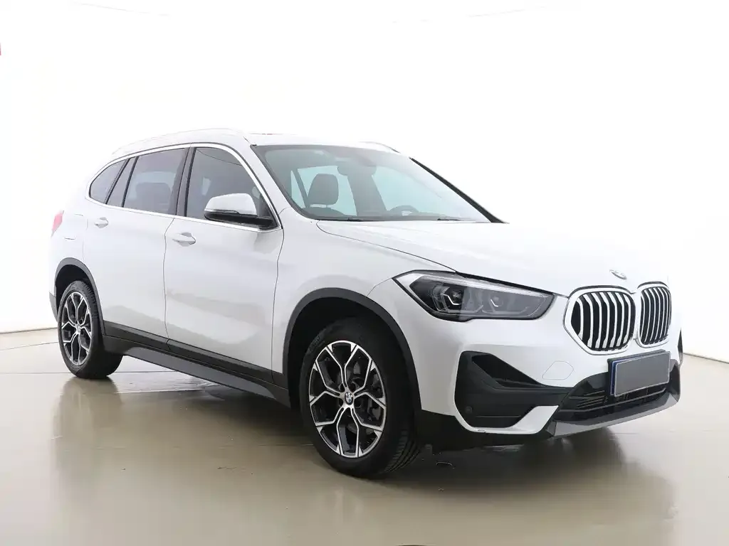 BMW X1 — фото 5
