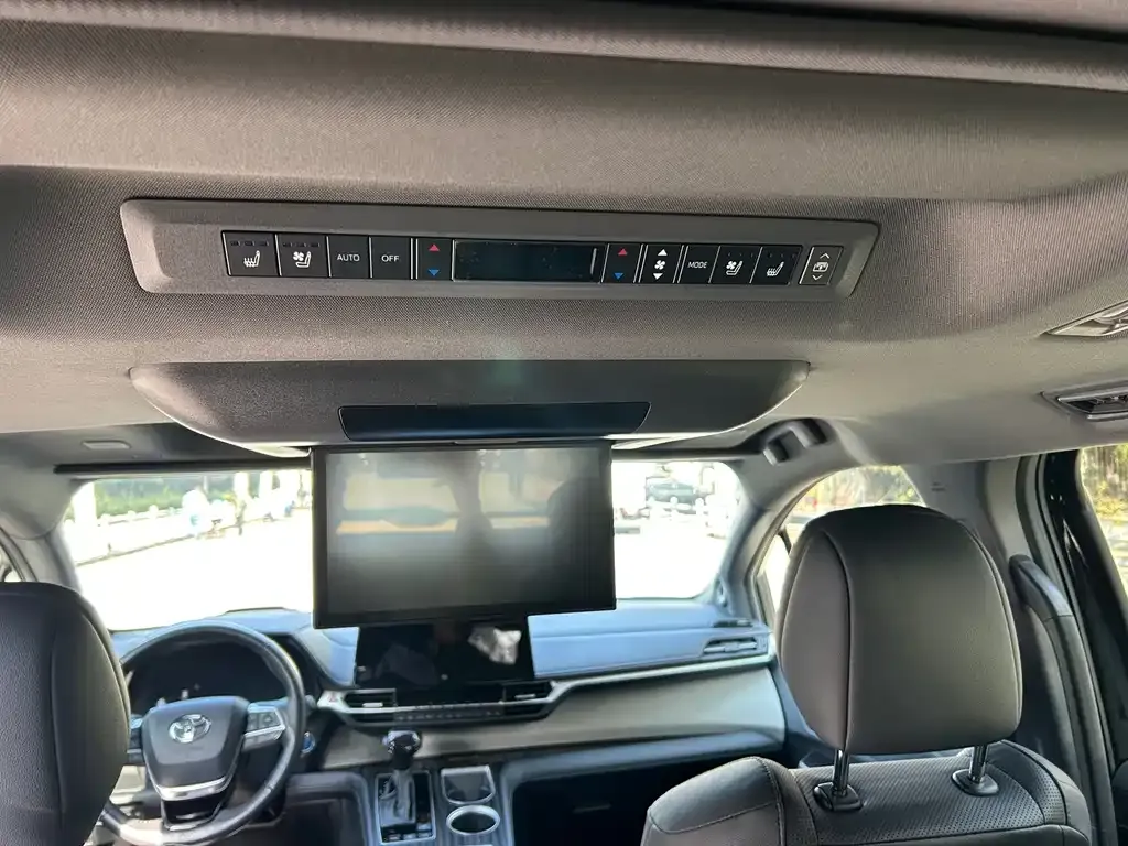 Toyota Granvia — фото 3