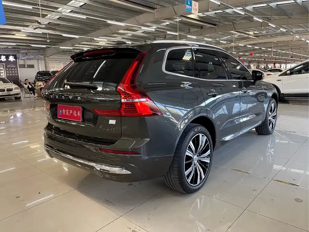 Volvo XC60 PHEV — фото 3