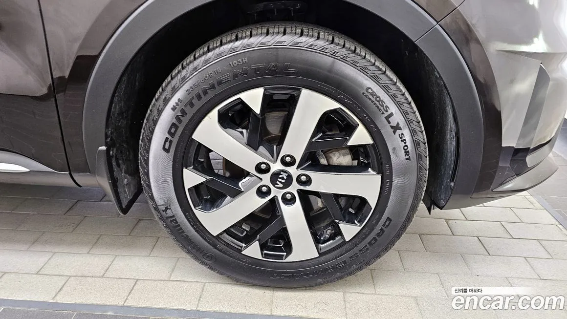 Kia Sorento — фото 7