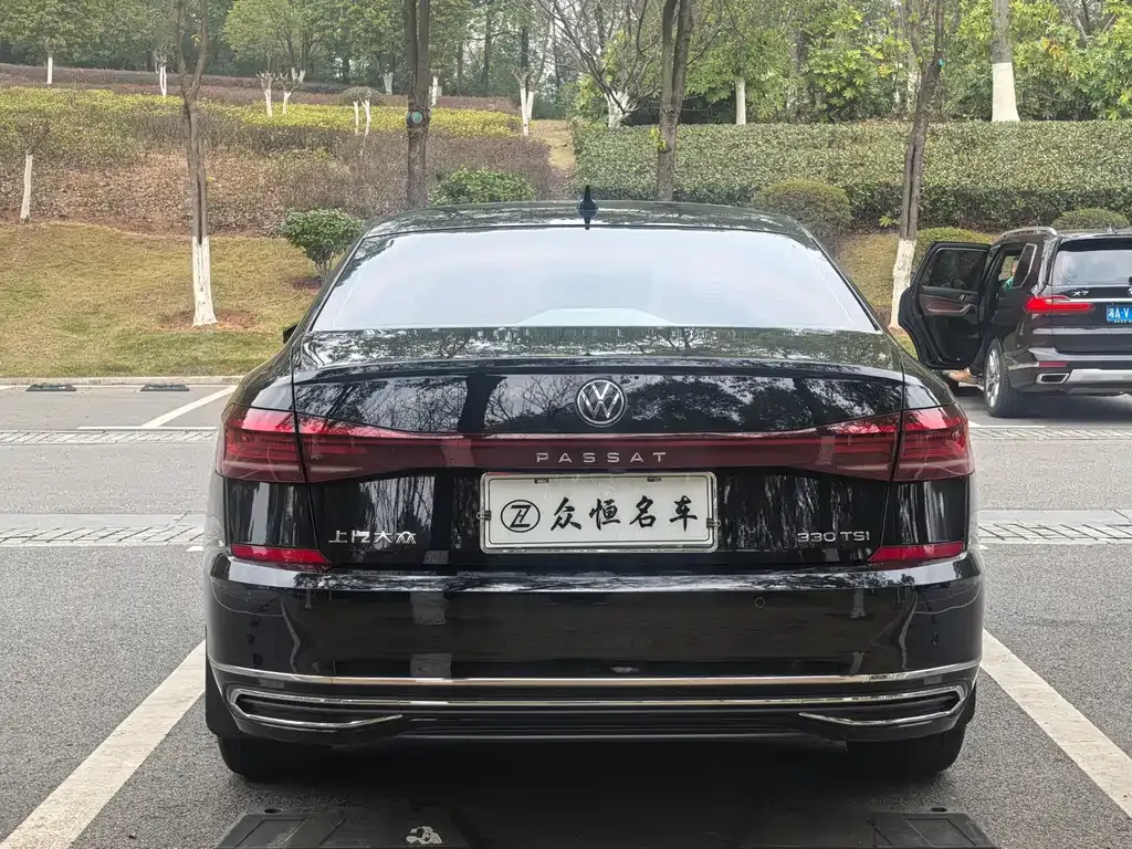 Volkswagen Passat — фото 8