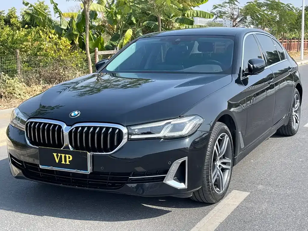 BMW 5 Series — фото 1