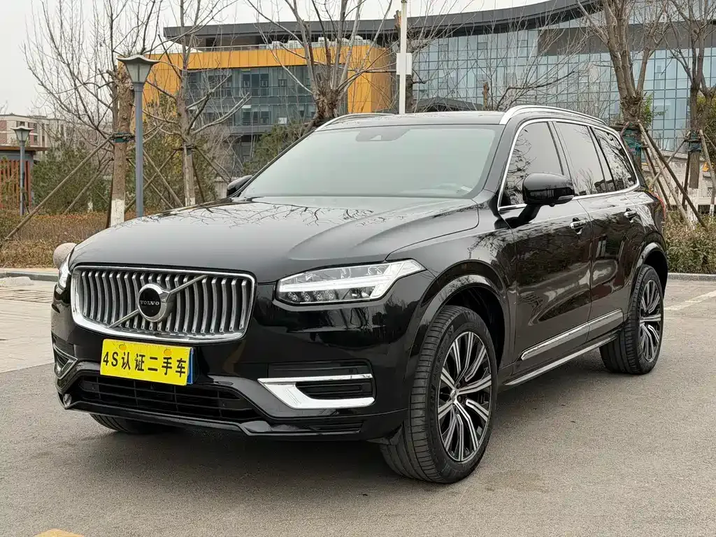 Volvo XC90 — фото 1