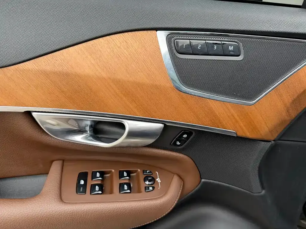 Volvo XC90 — фото 4
