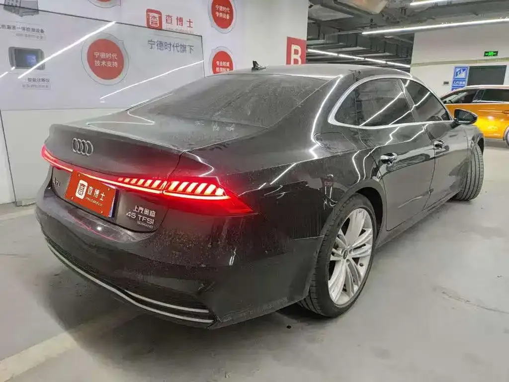 Audi A7L — фото 5