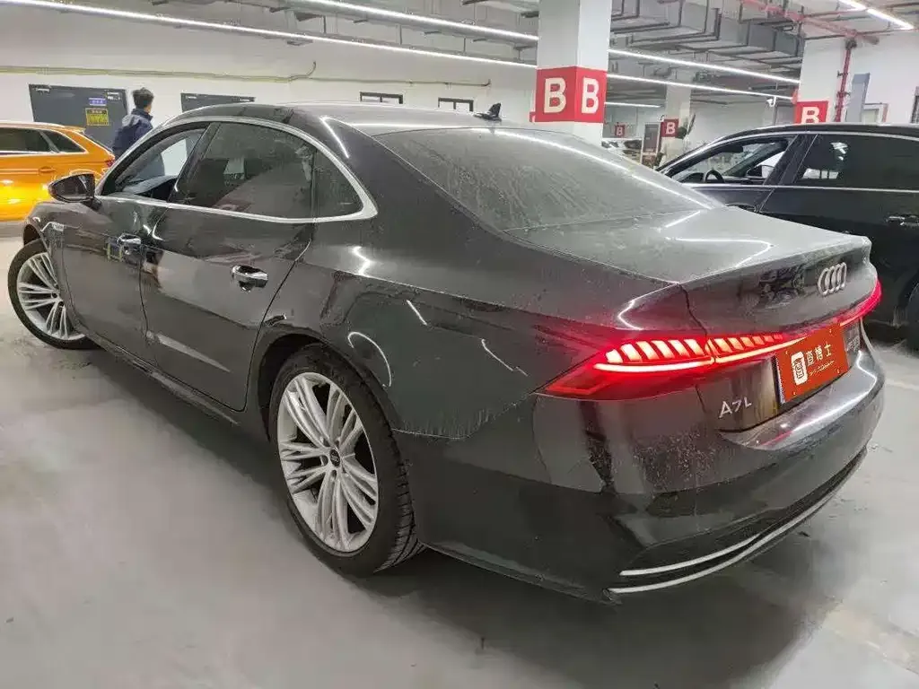 Audi A7L — фото 3