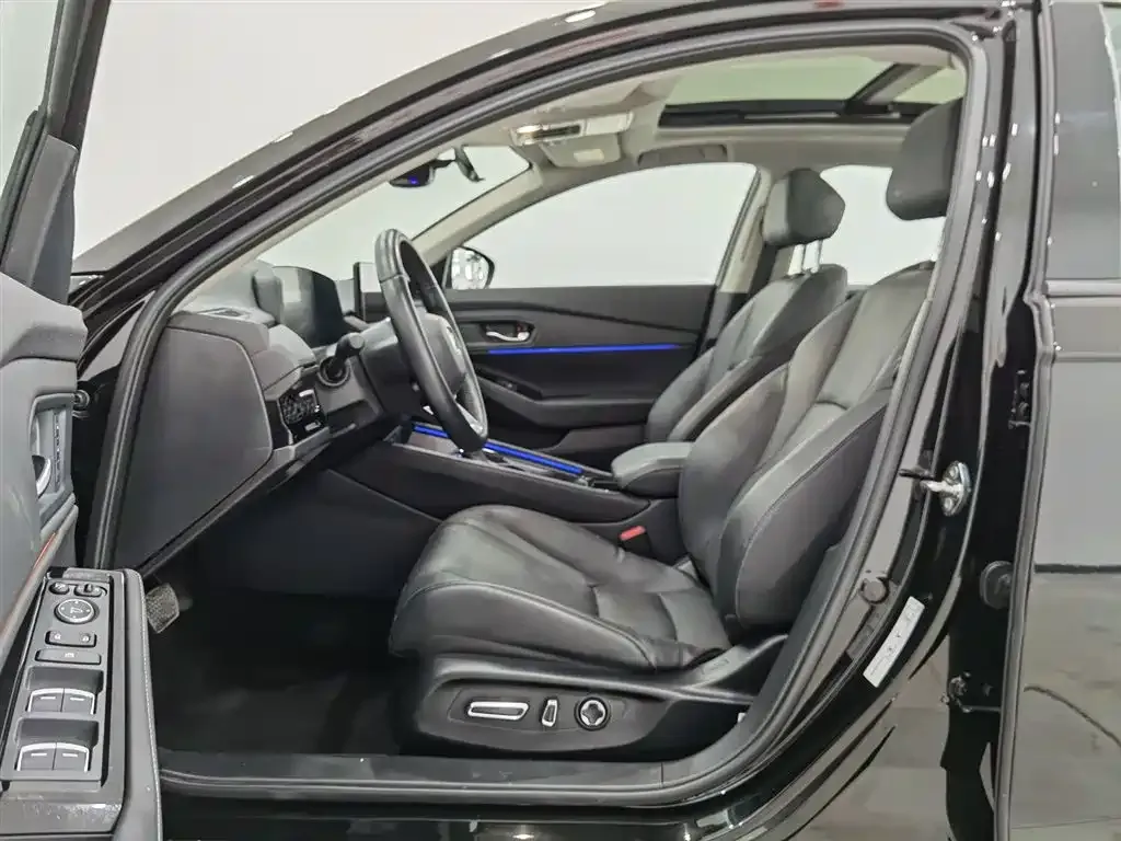 Honda Accord — фото 10