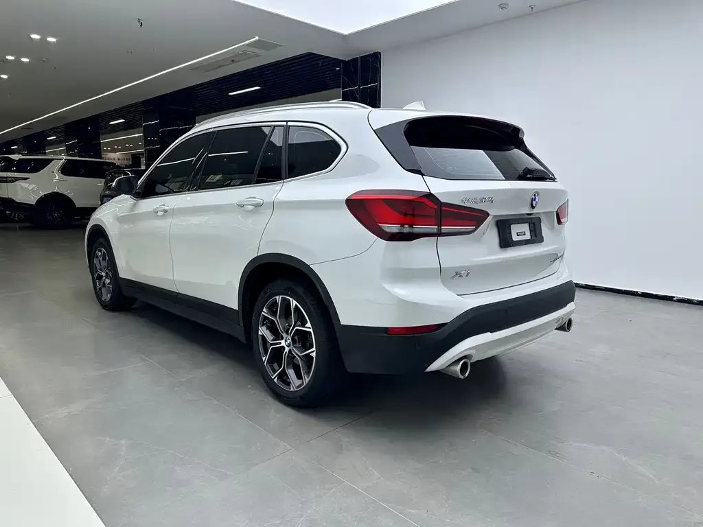 BMW X1 — фото 8
