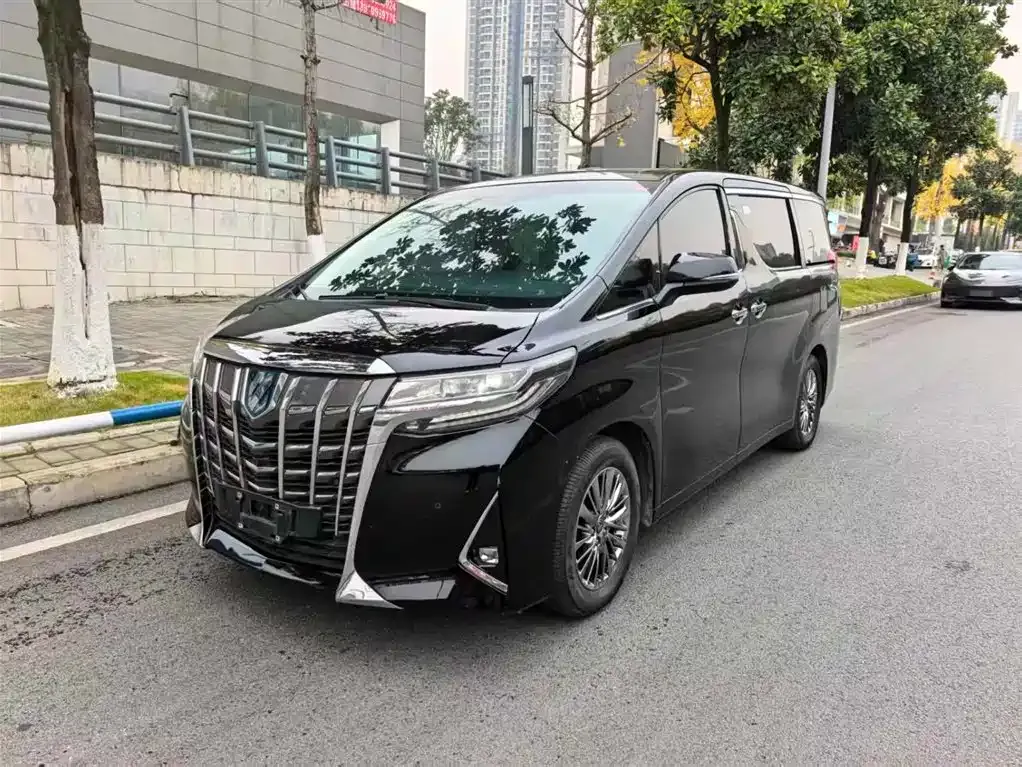 Toyota Alphard — фото 5