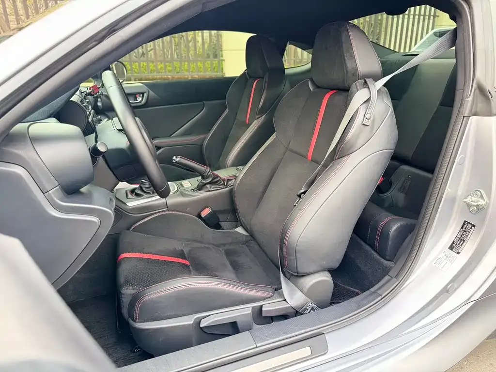 Subaru BRZ — фото 2