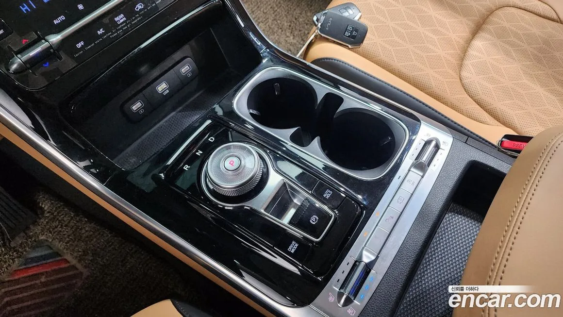 Kia Carnival — фото 10