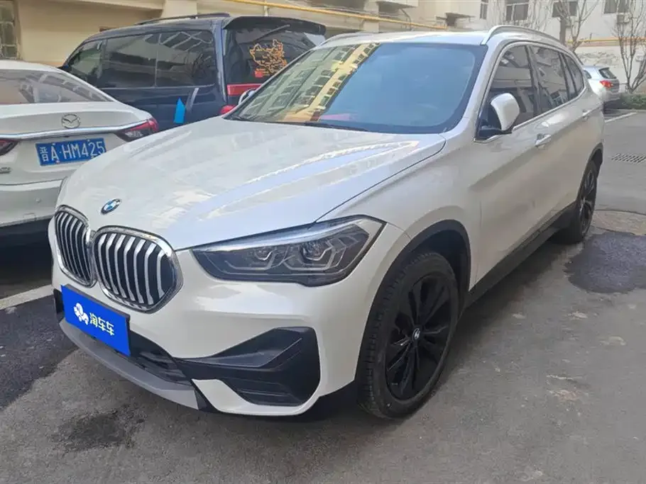 BMW X1 — фото 1