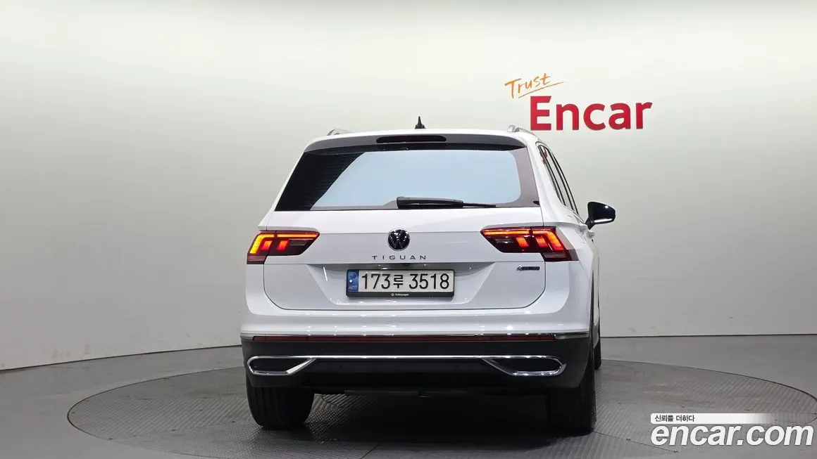 Volkswagen Tiguan — фото 6