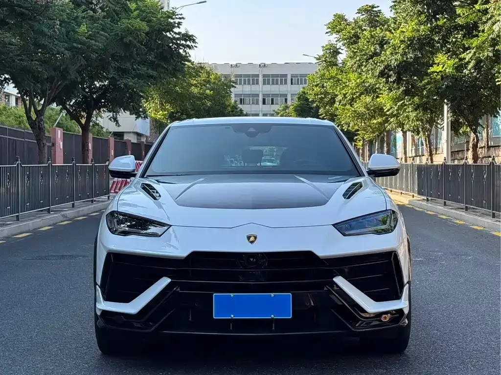 Lamborghini Urus — фото 9