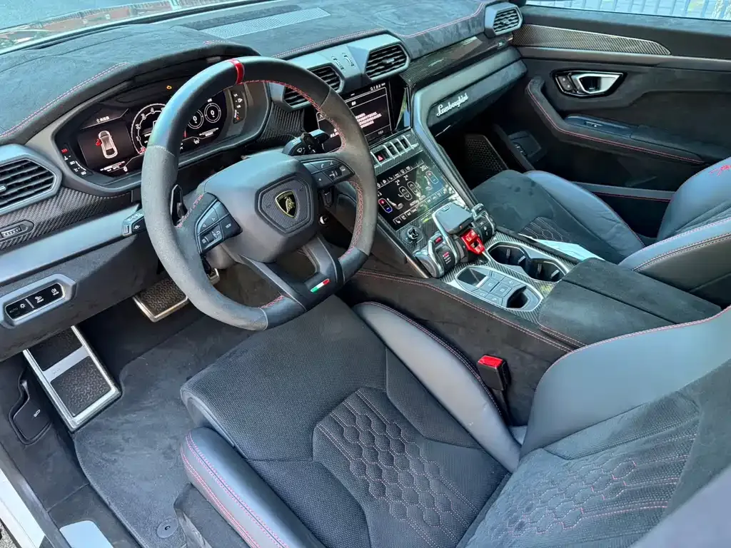 Lamborghini Urus — фото 10