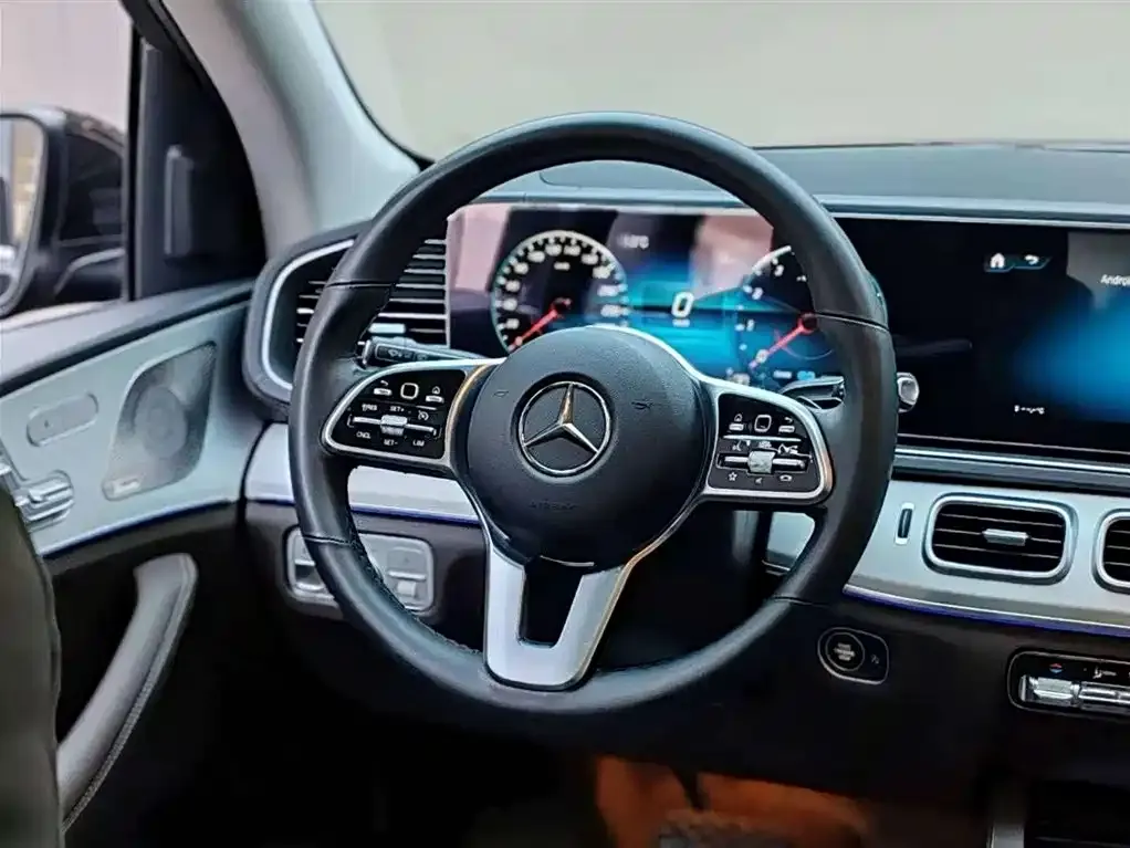 Mercedes-Benz GLE — фото 7