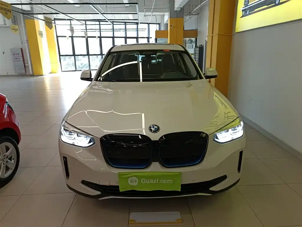 BMW iX3 — фото 2