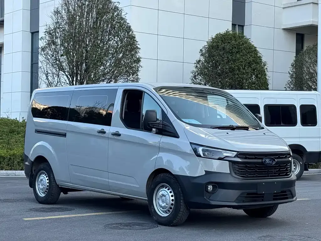 Ford Transit — фото 10