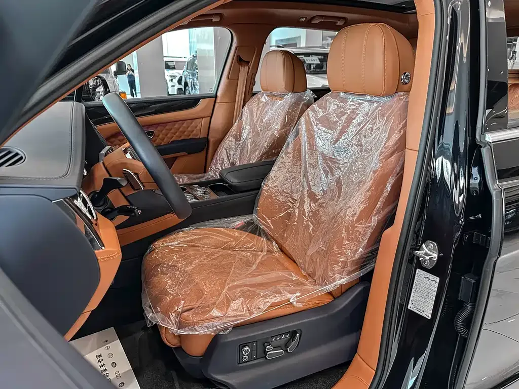 Bentley Bentayga — фото 10
