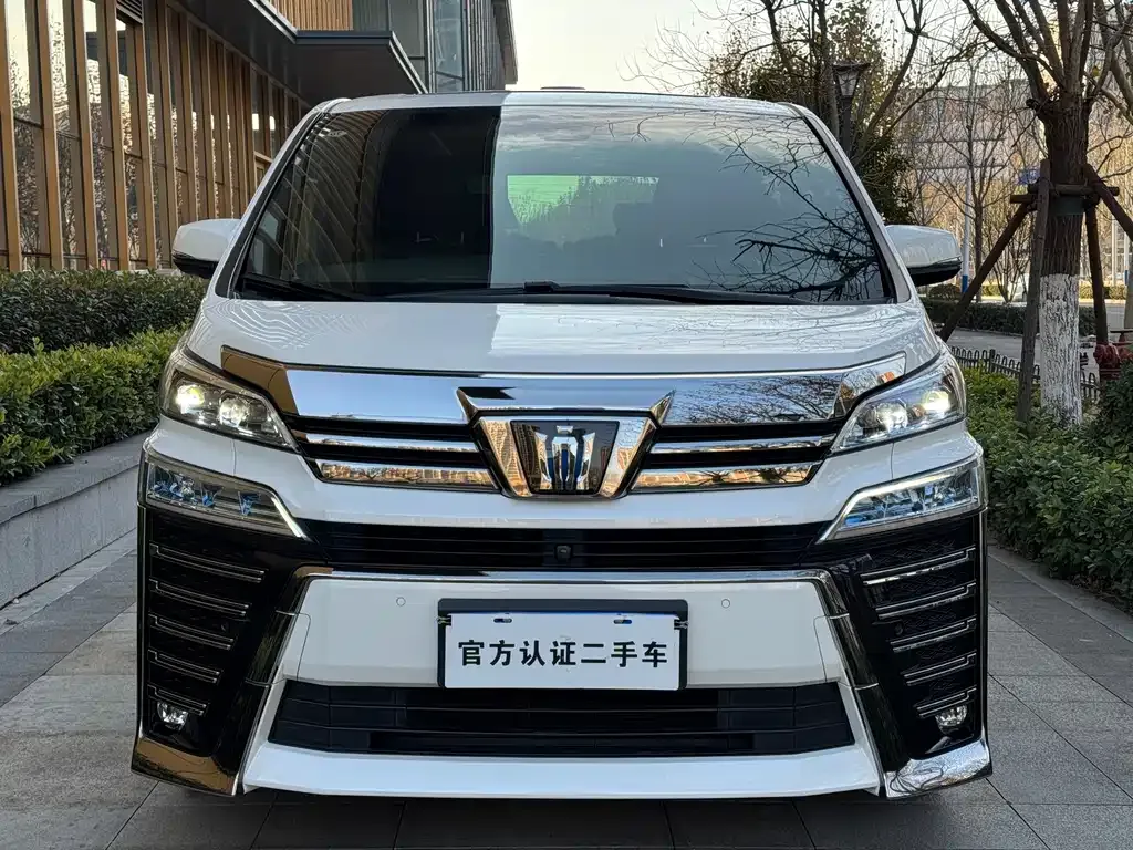Toyota Vellfire — фото 8
