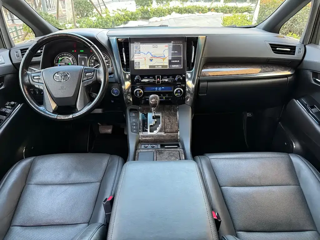 Toyota Vellfire — фото 9