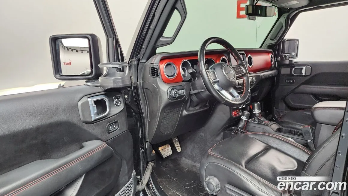 Jeep Wrangler — фото 6