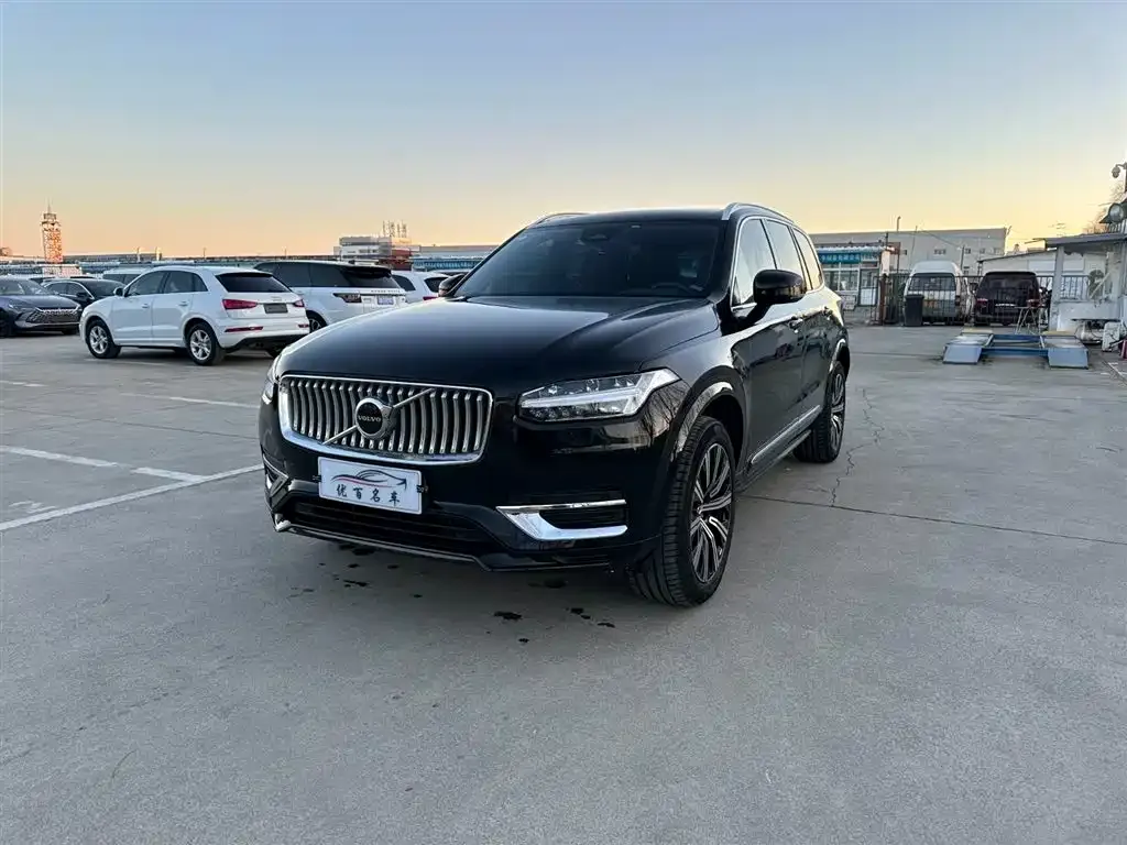 Volvo XC90 — фото 1