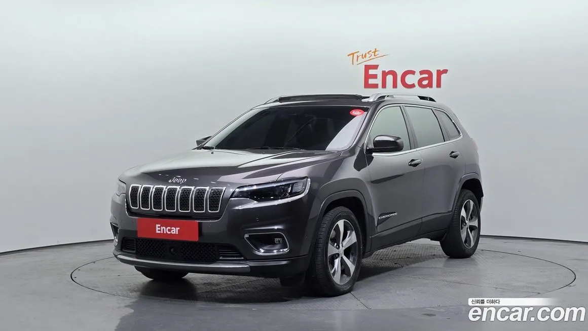 Jeep Cherokee — фото 1