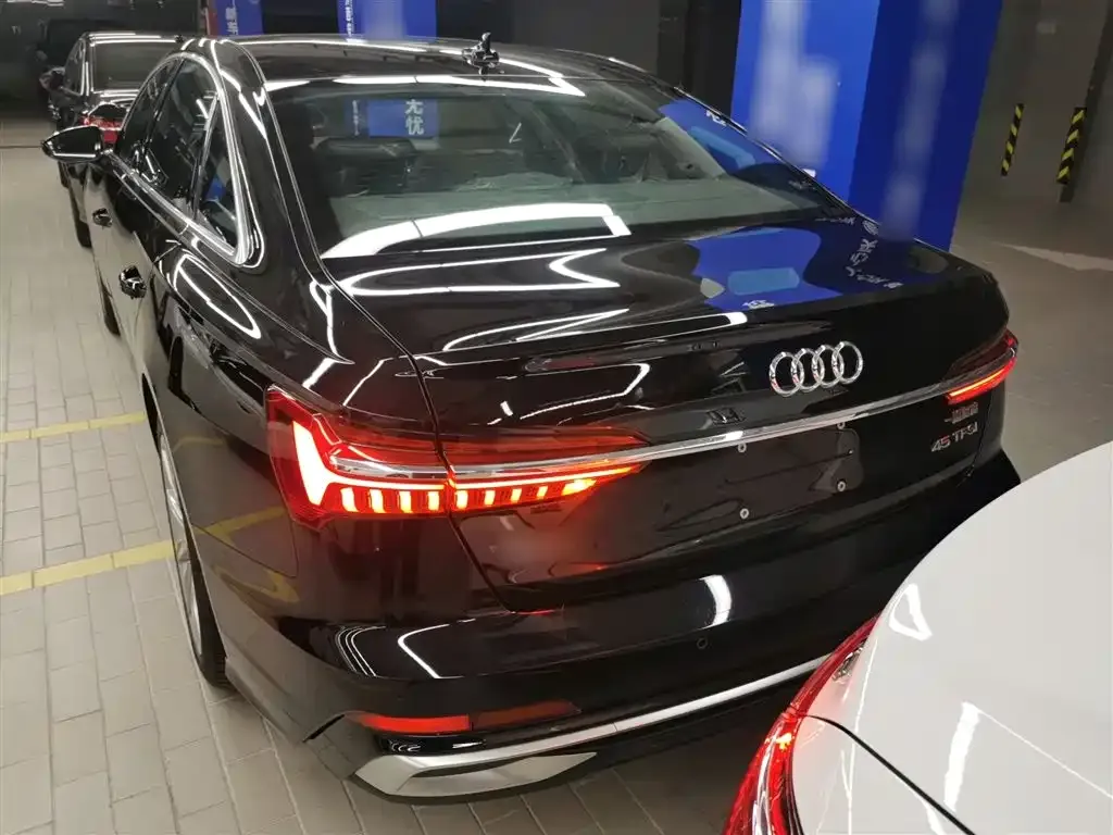 Audi A6L — фото 2