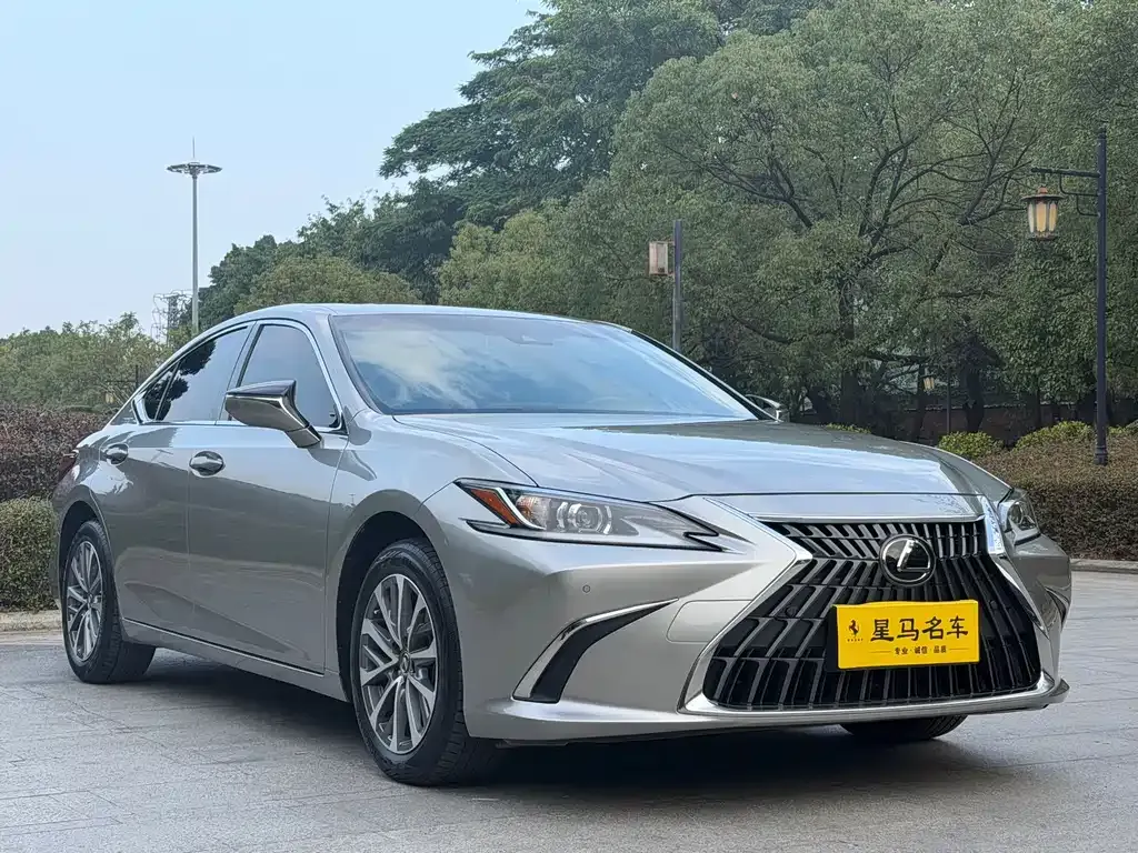 Lexus ES — фото 7