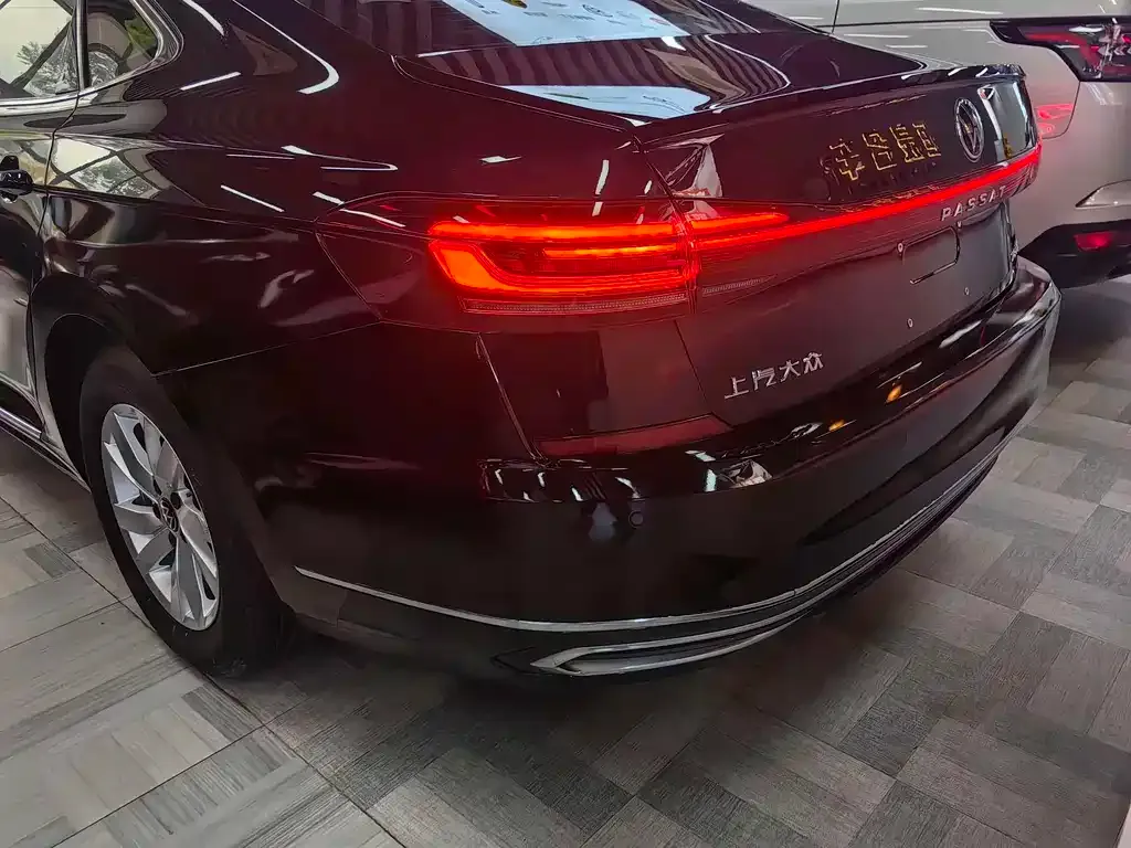 Volkswagen Passat — фото 2