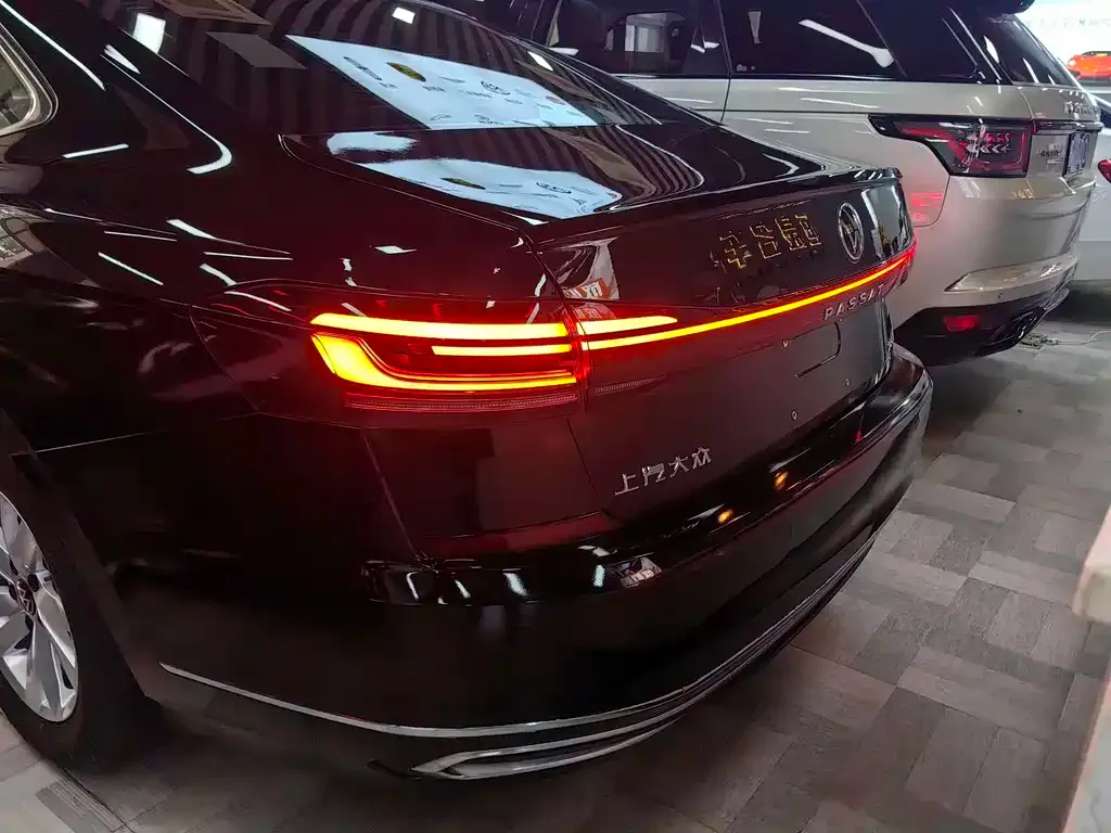 Volkswagen Passat — фото 8